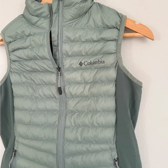 Columbia Women's Puffer Vest - Picture 2 of 11